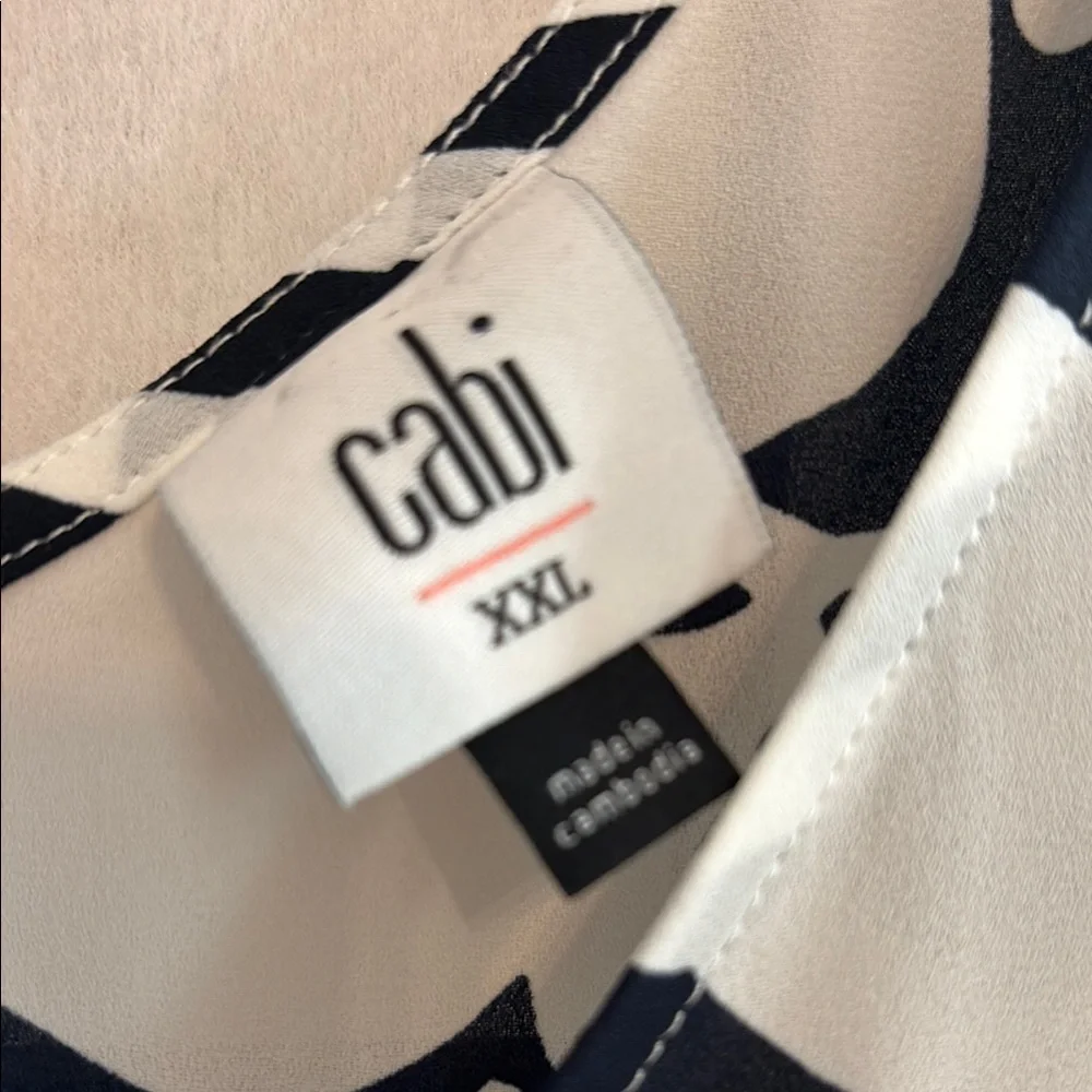 Cabi Floral Navy and White Women's Top with stripe shoulder detail. size XXL - Picture 3 of 8